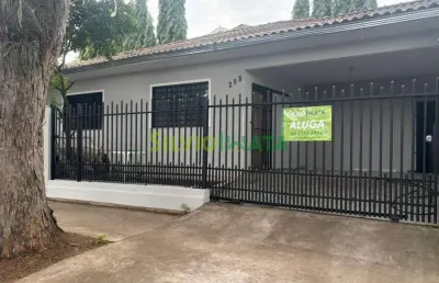 Excelente casa de 03 quartos sendo 02 suíte, semi mobiliada, para morar na zona 02.