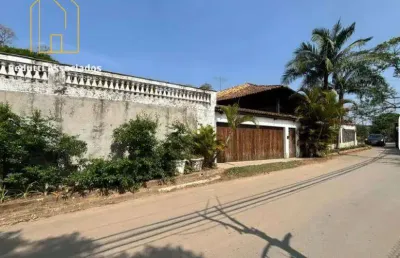 Casa de condomínio com 4 quartos e 3 banheiros para alugar