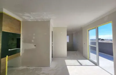 Cobertura aconchegante, face norte, com 3 quartos sendo 1 suíte, terraço gourmet com salão churrasqueira e solarium