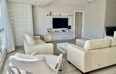 Apartamento com 3 quartos para alugar na avenida dos búzios, 430, jurerê internacional, florianópolis, 102 m2 por r$ 7.500