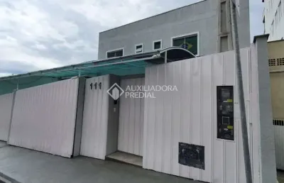 Prédio para alugar na rua felipe domingos petry, 111, praia comprida, são josé, 590 m2 por r$ 17.000