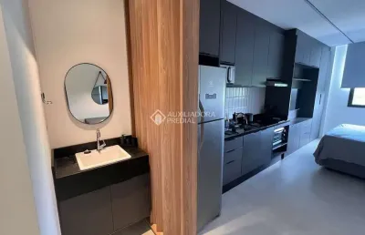 Apartamento com 1 quarto para alugar na walter mussi, 61, santa mônica, florianópolis, 38 m2 por r$ 3.000