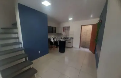 Casa em condomínio fechado com 2 quartos para alugar na alcidomiro flores, 152, rio tavares, florianópolis, 65 m2 por r$ 3.050