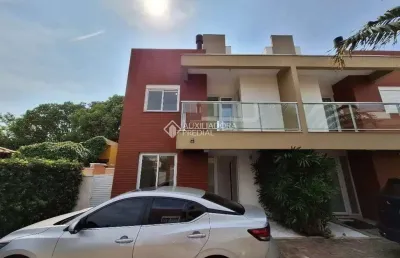 Casa em condomínio fechado com 3 quartos para alugar na rua grumixama, 215, campeche, florianópolis, 161 m2 por r$ 6.150
