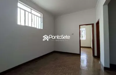 Casa com 4 quartos para alugar no Centro, Divinópolis 