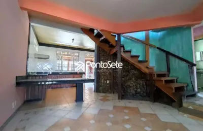 Casa com 4 quartos para alugar no Manoel Valinhas, Divinópolis 