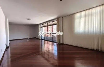 Apartamento com 4 quartos para alugar no Centro, Divinópolis 