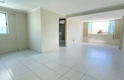 Imóvel único com 03 quartos + dce,  há 02 ruas da praia