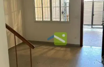 Casa com 2 quartos para alugar na Rua Maria José de Morais, Vila Gomes, São Paulo