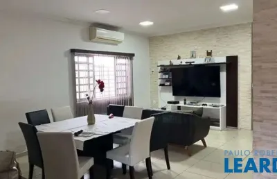 Casa com 6 quartos para alugar na Avenida Rui Barbosa, Jardim Bela Vista, São José dos Campos