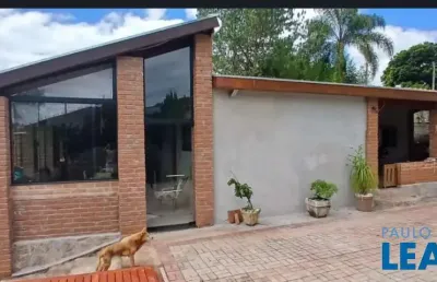 Chácara / sítio com 3 quartos à venda na Rua Irineu Paixão, Buquirinha, São José dos Campos