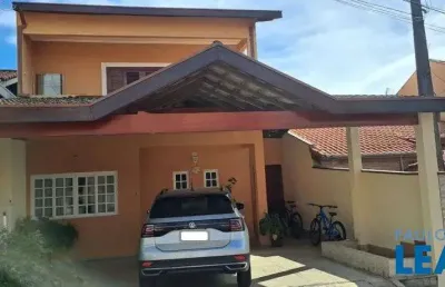 Casa em condomínio fechado com 3 quartos à venda na Rua Uiramiris, Jardim Uirá, São José dos Campos