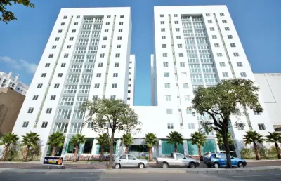 Apartamentos 2 dormitórios - ultimo andar pe direito duplo na sala .