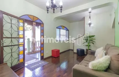 Casa com 6 quartos à venda na Rua Vera Lúcia, Rio Branco, Belo Horizonte