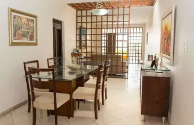Casa com 5 quartos à venda na Rua Horizontal, Sagrada Família, Belo Horizonte
