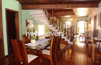 Casa com 5 quartos à venda na Rua Munhoz, Santa Rosa, Belo Horizonte