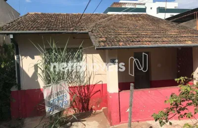 Casa com 3 quartos à venda na Rua Volta Grande, Sagrada Família, Belo Horizonte
