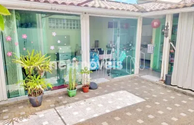 Casa com 2 quartos à venda na Rua Três Pontas, Carlos Prates, Belo Horizonte