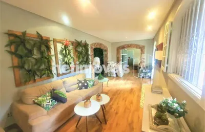 Casa com 6 quartos à venda na Rua Pedro José Moreira, São Lucas, Belo Horizonte