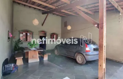 Casa com 3 quartos à venda na Rua Iguaçaba, Jardim Pérola, Contagem