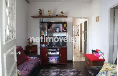 Casa com 3 quartos à venda na Rua Valença, Carlos Prates, Belo Horizonte