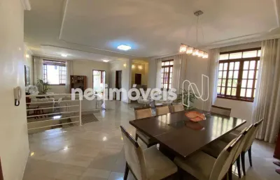 Casa com 4 quartos à venda na Rua Castelo de Alcobaça, Castelo, Belo Horizonte