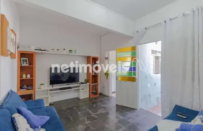 Casa com 2 quartos à venda na Rua Afonso Pena, JK, Contagem