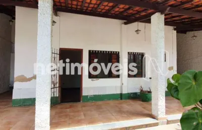 Casa com 3 quartos à venda na Rua Lúcia Helena, Paquetá, Belo Horizonte