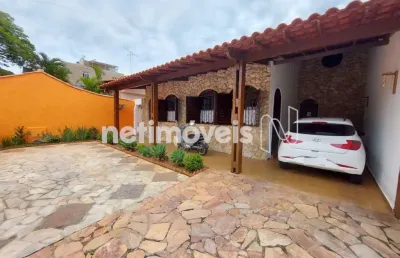 Casa com 3 quartos à venda na Rua Apucarana, Ouro Preto, Belo Horizonte