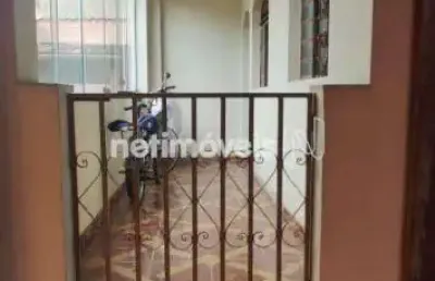 Casa com 2 quartos à venda na Rua Guarará, Santo André, Belo Horizonte