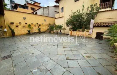 Casa com 3 quartos à venda na Rua Mogno, Arvoredo, Contagem