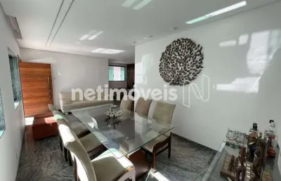 Casa com 3 quartos à venda na Rua Pitangui, Sagrada Família, Belo Horizonte