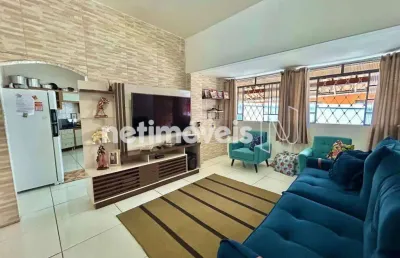 Casa com 2 quartos à venda na Rua Babel, São Salvador, Belo Horizonte