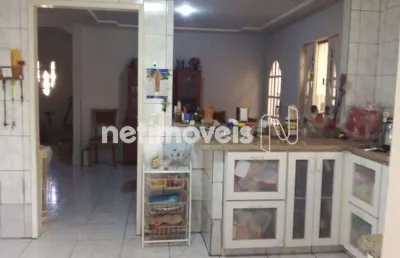Casa com 3 quartos à venda na Rua Rio De Janeiro, Praia Grande, Fundão