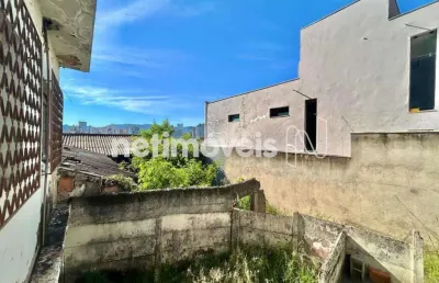 Casa com 3 quartos à venda na Rua Uberlândia, Carlos Prates, Belo Horizonte