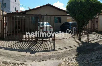 Casa com 2 quartos à venda na Rua Aquiras, Parque Xangri-Lá, Contagem