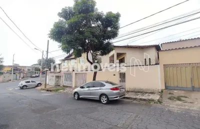 Casa com 3 quartos à venda na Rua Pastor Abreu, Planalto, Belo Horizonte