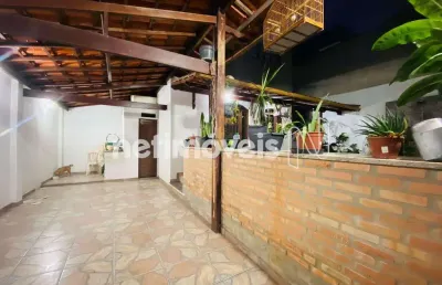 Casa com 3 quartos à venda na Rua Bordeaux, Vitória, Belo Horizonte