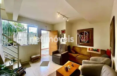 Casa com 2 quartos à venda na Rua Pequeri, Santa Terezinha, Belo Horizonte