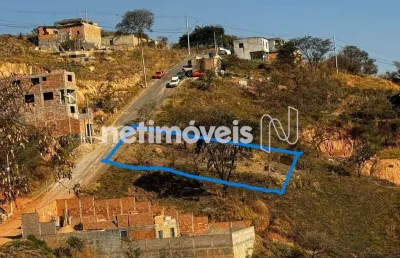 Terreno comercial à venda na Rua Muqui, São Damião, Vespasiano