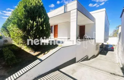 Casa com 4 quartos à venda na Rua Alberto Silva, Celvia, Vespasiano