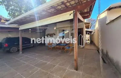 Casa com 3 quartos à venda na Rua Curvelo, Lundcéia, Lagoa Santa