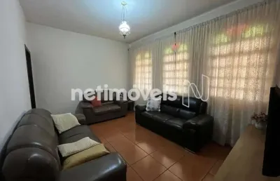 Casa com 3 quartos à venda na Rua Zircônio, Camargos, Belo Horizonte