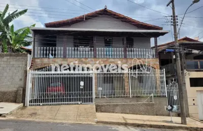 Casa com 3 quartos à venda na Rua Capitão Faria, Betânia, Belo Horizonte