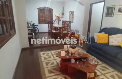 Casa com 3 quartos à venda na Rua Alzira Farah, Goiânia, Belo Horizonte