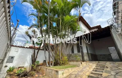 Casa com 3 quartos à venda na Rua Póvoa de Varzim, Paquetá, Belo Horizonte
