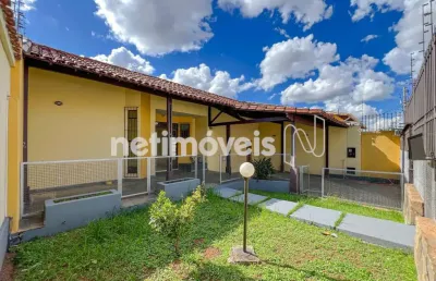 Casa com 4 quartos à venda na Rua Moura Costa, Planalto, Belo Horizonte