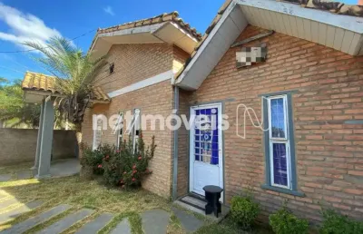 Casa com 4 quartos à venda na Rua Doutor Guilherme Dalle, Centro, Caetanópolis