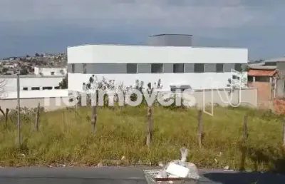 Terreno à venda na Avenida A, Severina, Ribeirão das Neves