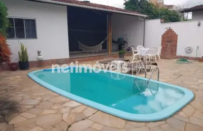 Casa com 4 quartos à venda na Rua Miriam, Jardim Arizona, Sete Lagoas